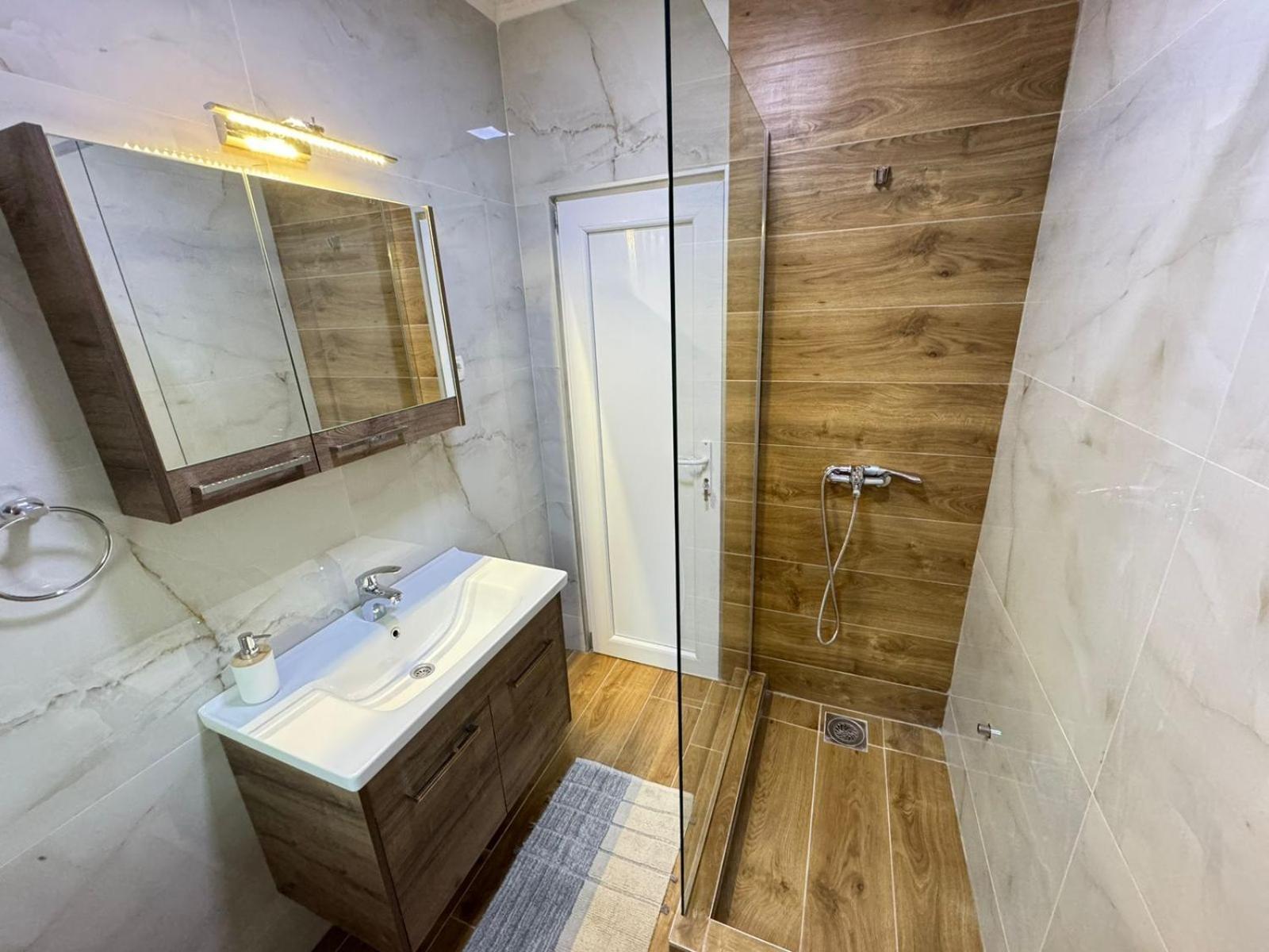 Villagio Virpazar Luaran gambar