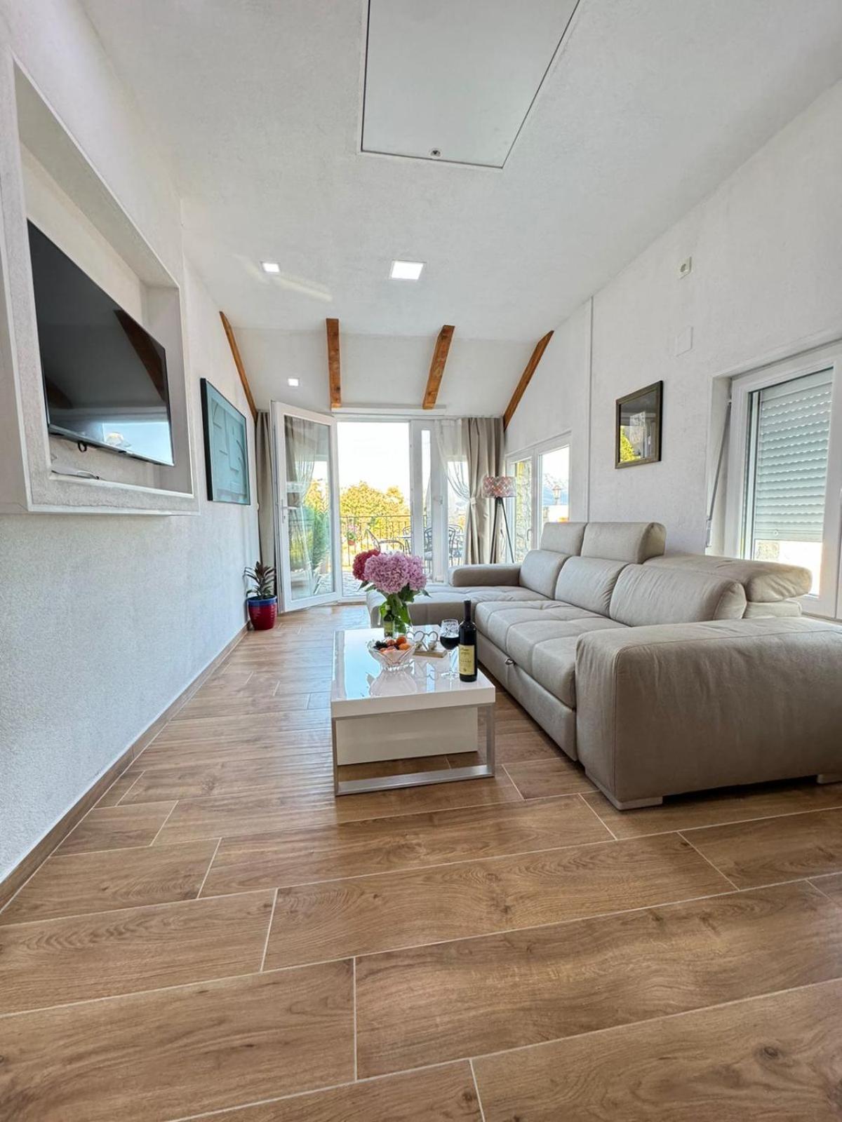 Villagio Virpazar Luaran gambar